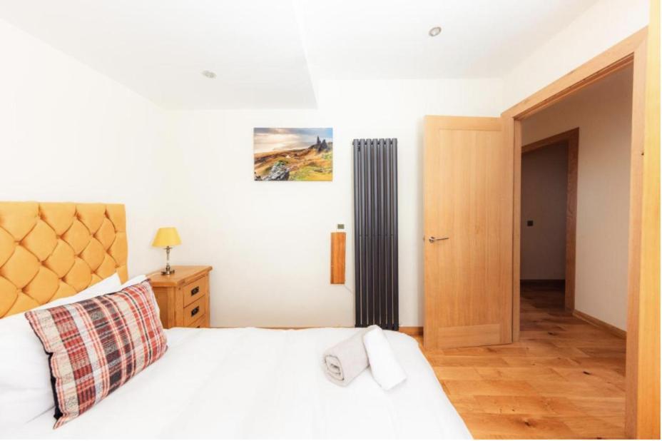 Luxury Cottage With Stunning Views Near Fairy Pools - School House 3 Carbost  Exterior foto
