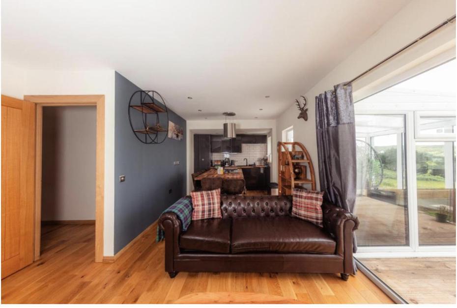 Luxury Cottage With Stunning Views Near Fairy Pools - School House 3 Carbost  Exterior foto