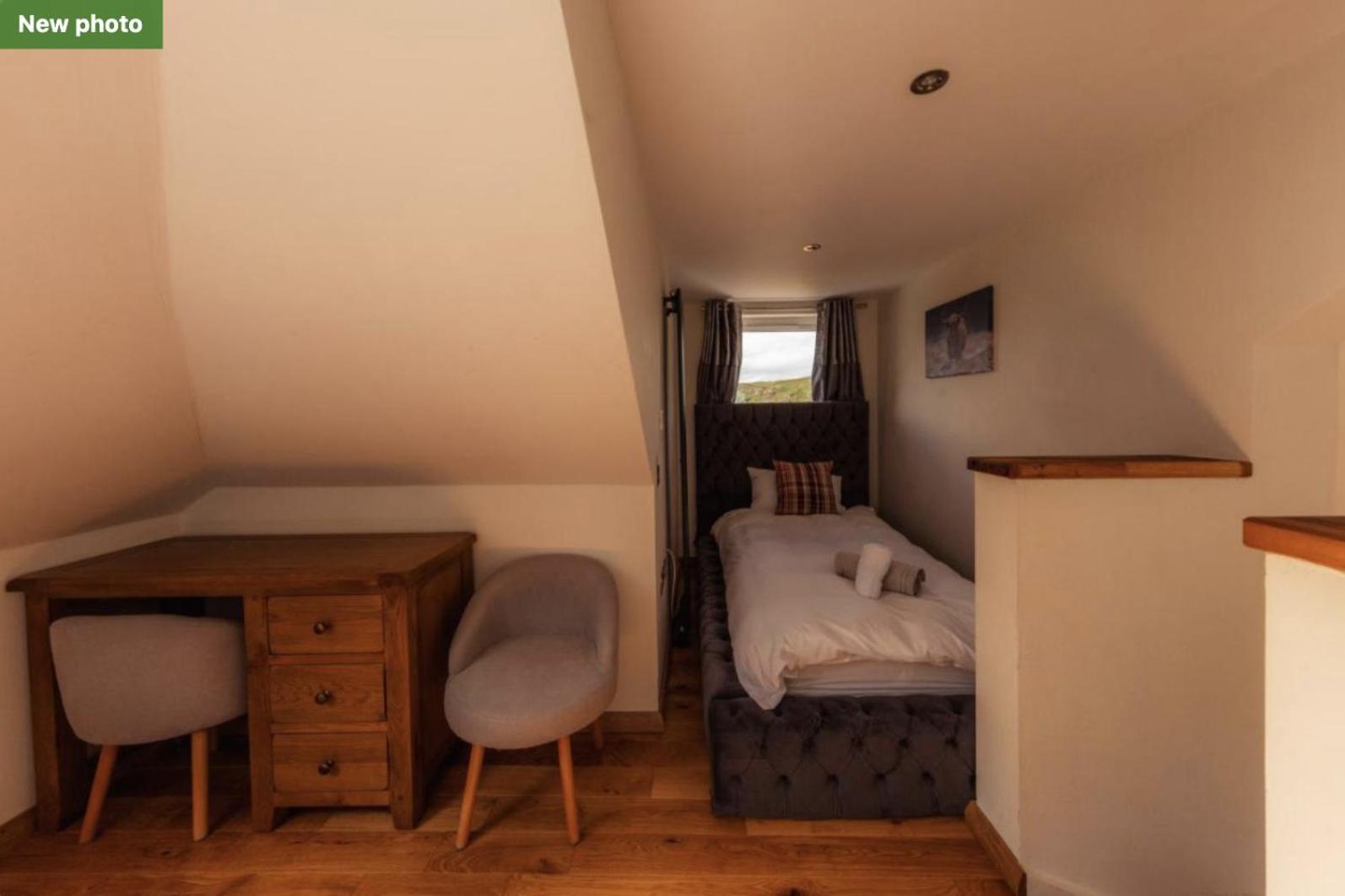 Luxury Cottage With Stunning Views Near Fairy Pools - School House 3 Carbost  Exterior foto