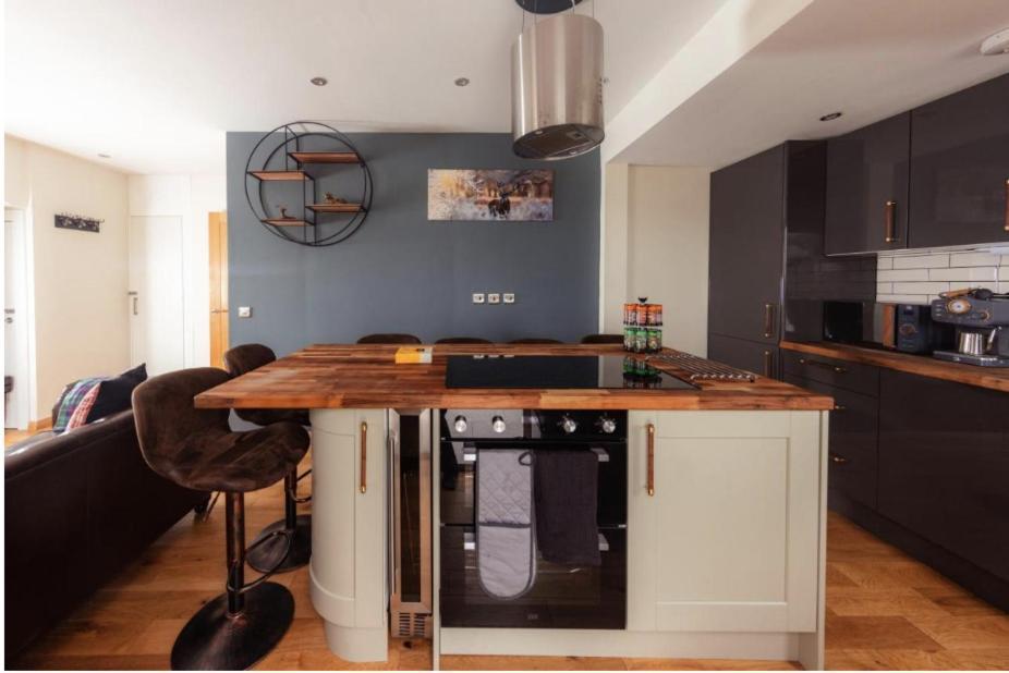 Luxury Cottage With Stunning Views Near Fairy Pools - School House 3 Carbost  Exterior foto